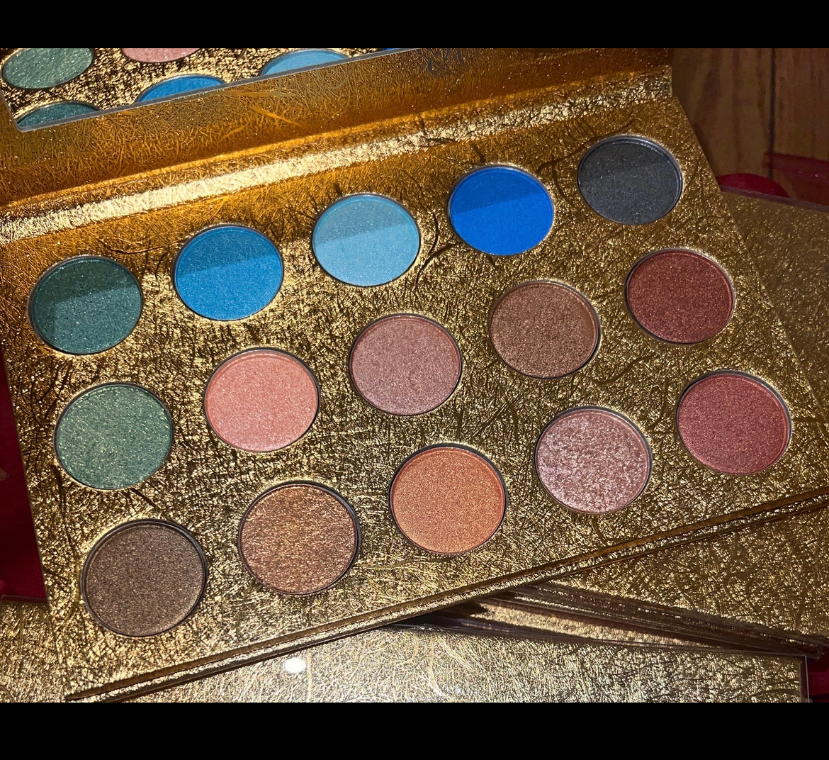 Golden Mystic Eyeshadow Palette
